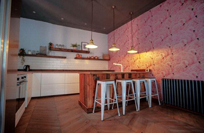 10 Bedroom Terraced House To Rent In Victoria Road, Manchester, Greater Manchester, M14