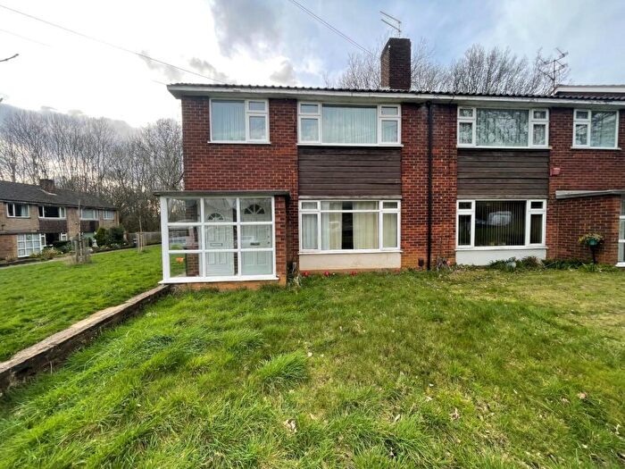 1 Bedroom Ground Maisonette To Rent In Hitchin Road, Luton, Bedfordshire, LU2