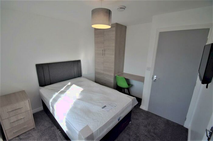 6 Bedroom Detached House To Rent In Cheshire Close, Coventry, CV3