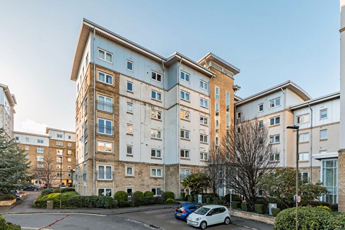 2 Bedroom Flat For Sale In / Pilrig Heights, Edinburgh, EH6