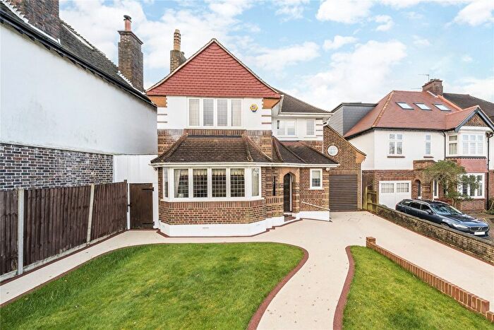 4 Bedroom Detached House To Rent In Belltrees Grove, London, SW16