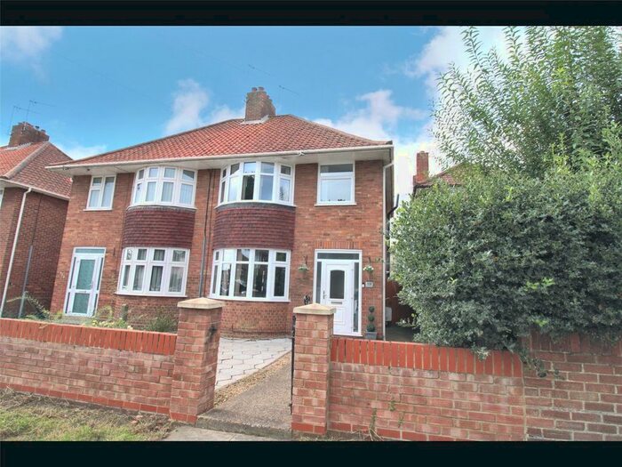 3 Bedroom Semi-Detached House To Rent In Felixstowe Road, Ipswich, IP3