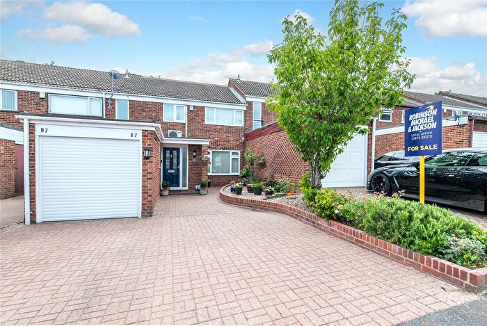 4 Bedroom Terraced House For Sale In Glen View, Gravesend, Kent, DA12