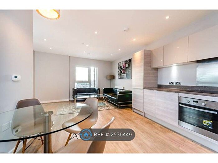 2 Bedroom Flat To Rent In Wandle Road, Croydon, CR0