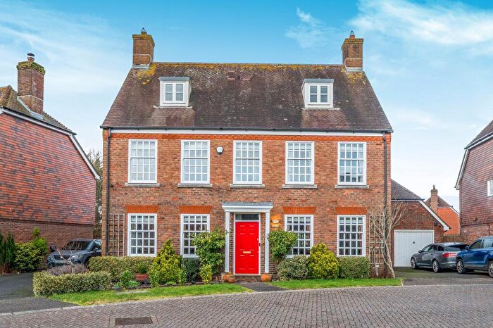 6 Bedroom Detached House For Sale In Barrow Close, Billingshurst, RH14