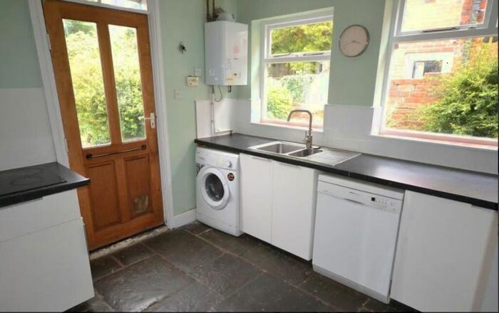5 Bedroom Terraced House To Rent In Severn Street, Leicester, LE2