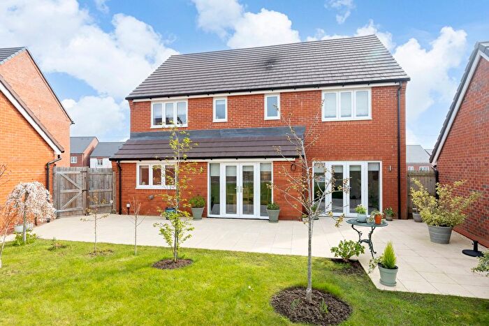 4 Bedroom Detached House For Sale In Villard Close, Coombe Hill, Gloucester, GL19