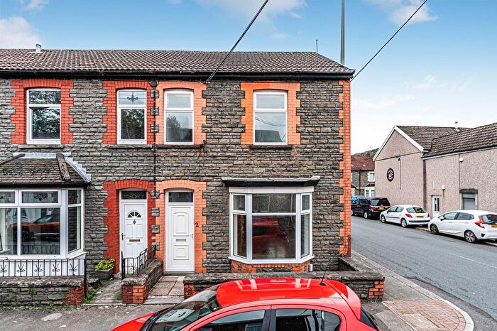 4 Bedroom End Of Terrace House For Sale In Owen Street, Rhydyfelin, CF37