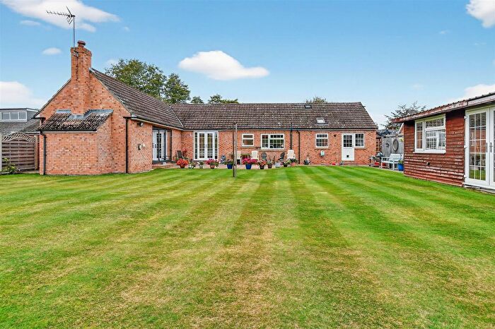4 Bedroom Detached Bungalow For Sale In Tollerton Road, Huby, York, YO61