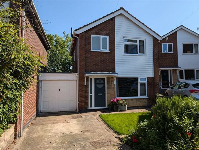 3 Bedroom Detached House For Sale In Crich View, Sherwood, Nottingham, NG5