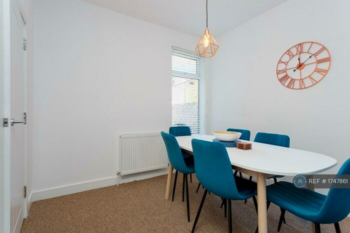 3 Bedroom Terraced House To Rent In Reginald Road, Southsea, PO4