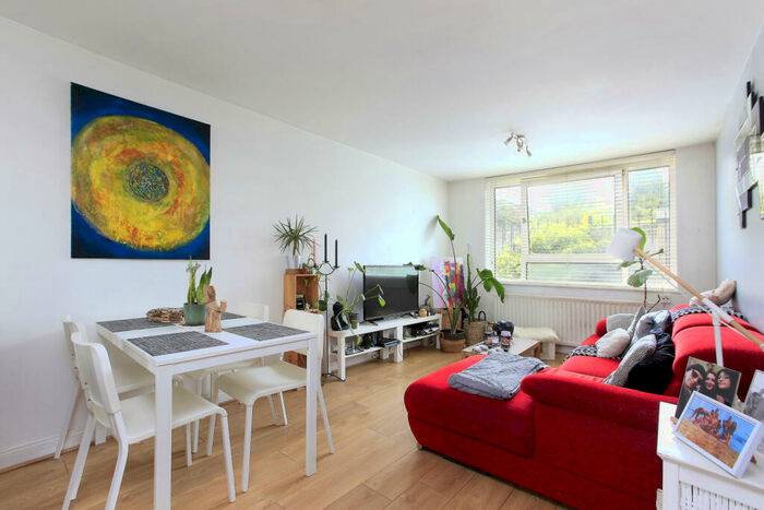 1 Bedroom Flat To Rent In Northcote Road, Battersea, London, SW11
