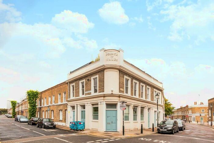 2 Bedroom Flat To Rent In Wellington Row, Shoreditch, London, E2