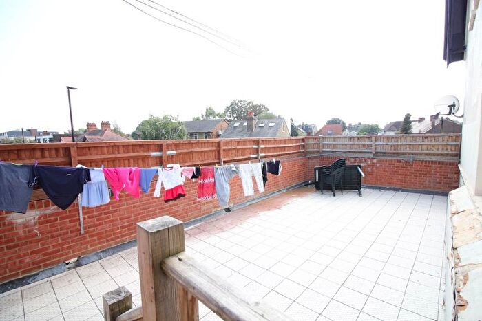 2 Bedroom Flat To Rent In Whitton Road, Whitton, Hounslow, TW3