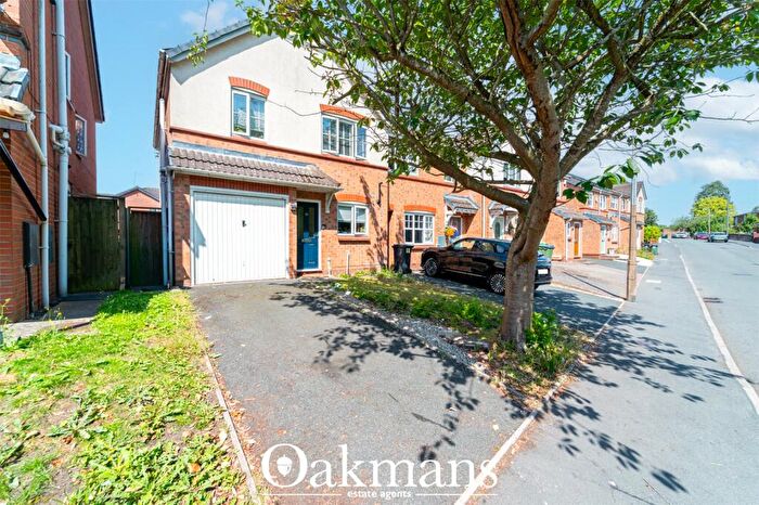 3 Bedroom Semi Detached House For Sale In Wrights Lane, Cradley Heath, West Midlands, B64