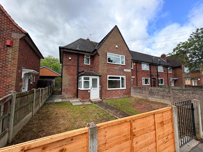 3 Bedroom End Of Terrace House To Rent In Wythenshawe, M22