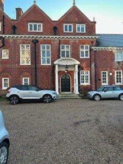 1 Bedroom Apartment To Rent In Dedworth Manor, Windsor, Berkshire, SL4