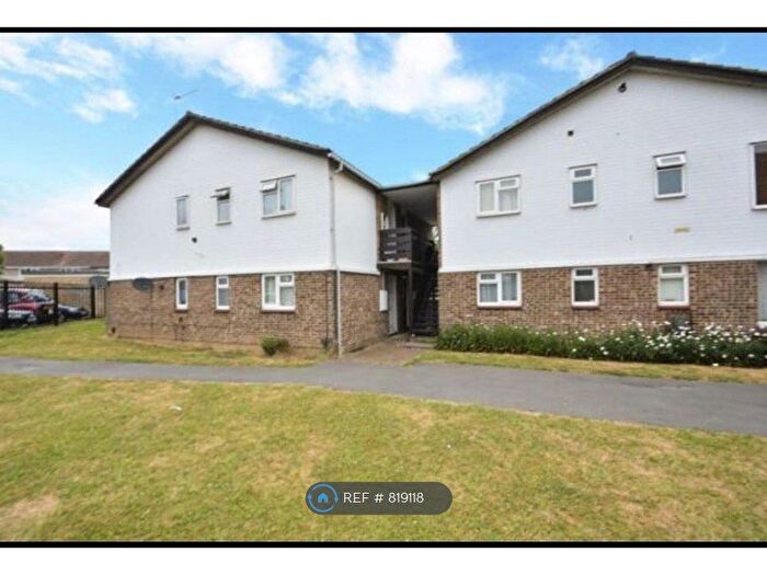 1 Bedroom Flat To Rent In Holmedale, Slough, SL2