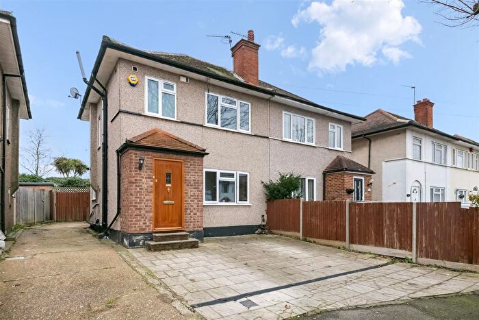 3 Bedroom Semi Detached House For Sale In Hurstfield Crescent, Hayes, UB4