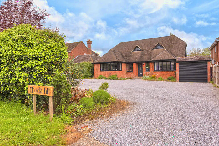 4 Bedroom Detached House For Sale In Clouds Hill, Dean Street, East Farleigh, Maidstone, Kent, ME15