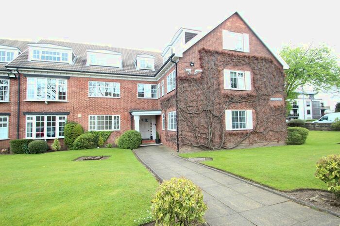 2 Bedroom Flat To Rent In Cavendish Mews, Leeds, West Yorkshire, Uk, LS17