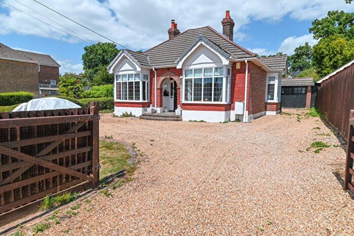 3 Bedroom Detached Bungalow For Sale In Lovedean Lane, Lovedean, PO8