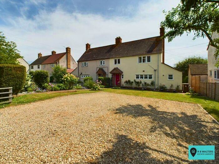 3 Bedroom Semi-Detached House For Sale In Severn Way, Apperley, Gloucester, GL19