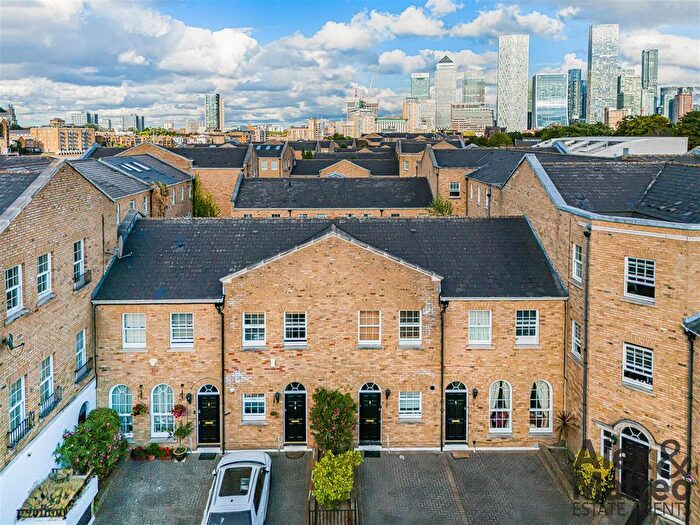 2 Bedroom Property For Sale In Frederick Square, Rotherhithe, SE16