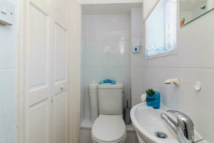 3 Bedroom End Of Terrace House For Sale In Stirling Grove, Clifton, Nottingham, NG11