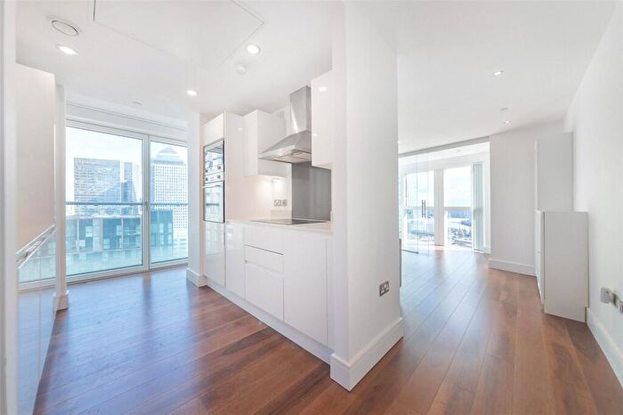 3 Bedroom Apartment For Sale In Talisman Tower, Lincoln Plaza, Canary Wharf, London, E14