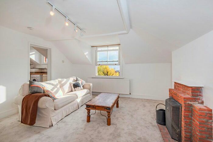 1 Bedroom Flat To Rent In Parliament Hill, Hampstead, NW3