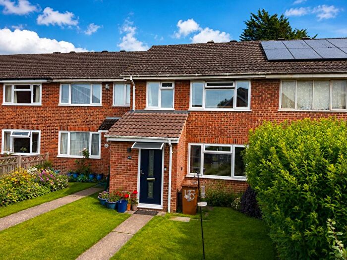 3 Bedroom Terraced House For Sale In Viburnum Close, Godinton, TN23