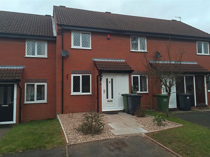 2 Bedroom House To Rent In Whinchat Grove, Kidderminster, DY10