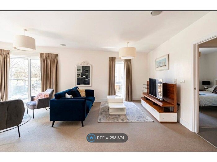 2 Bedroom Flat To Rent In Blagrove Road, Teddington, TW11