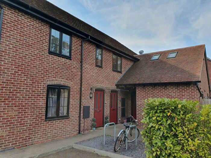 1 Bedroom Flat To Rent In Newbury Road, Headley, RG19