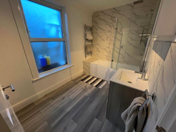 1 Bedroom House To Rent In Portsmouth Road, Woolston, SO19