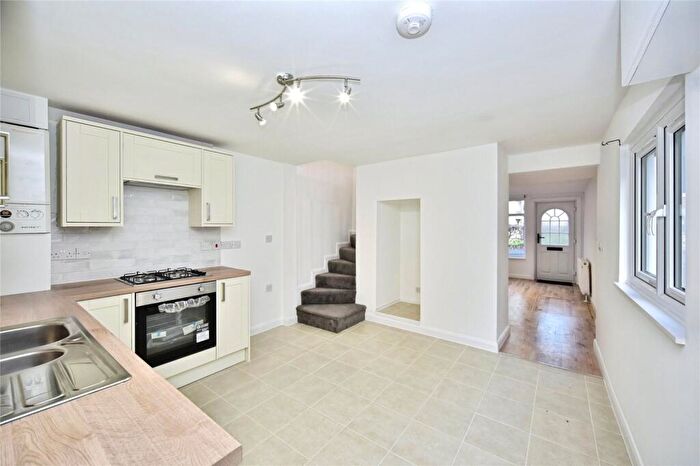 4 Bedroom End Of Terrace House For Sale In Union Street, Maidstone, Kent, ME14