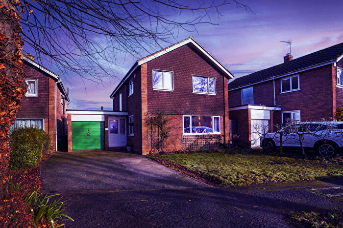 4 Bedroom Detached House For Sale In Beech Drive, Rugby, CV22