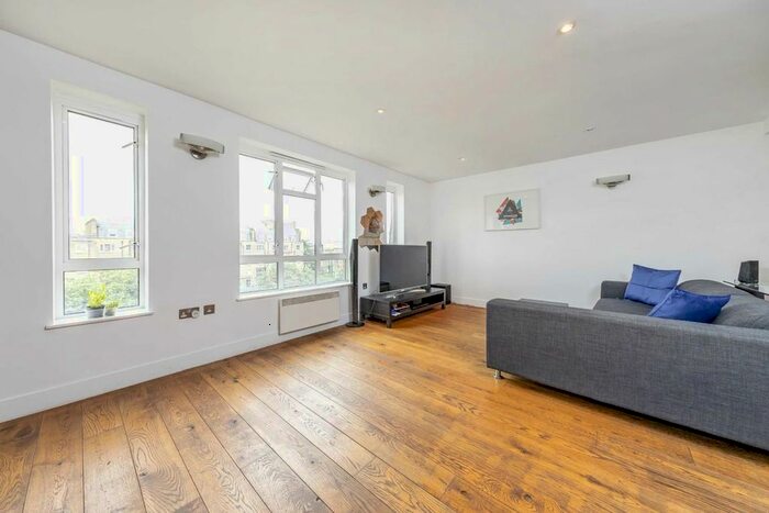2 Bedroom Flat To Rent In Cromwell Road, London, SW5