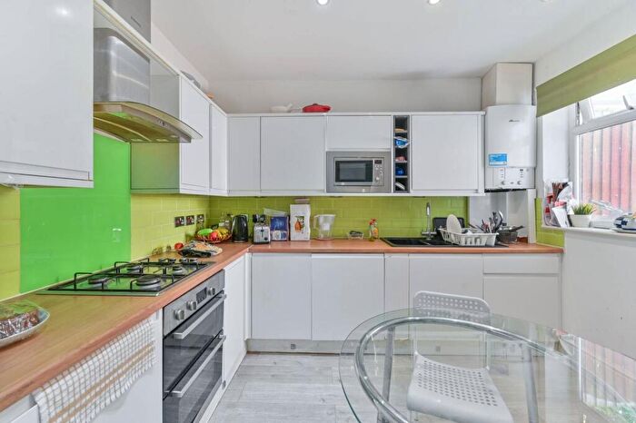 5 Bedroom Terraced House To Rent In Manthorp Road, Plumstead, London, SE18