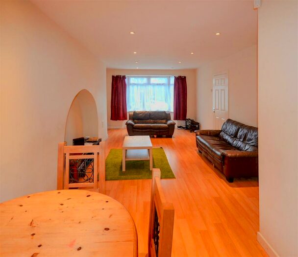 3 Bedroom Terraced House To Rent In Quinton Road, Harborne, B17