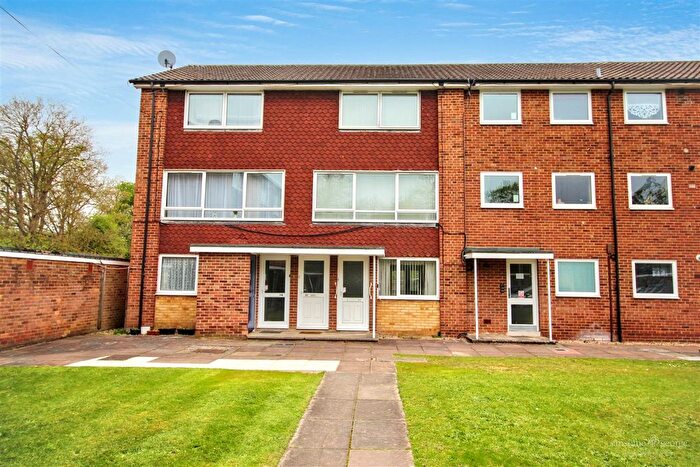 2 Bedroom Flat For Sale In Liebenrood Road, Reading, RG30