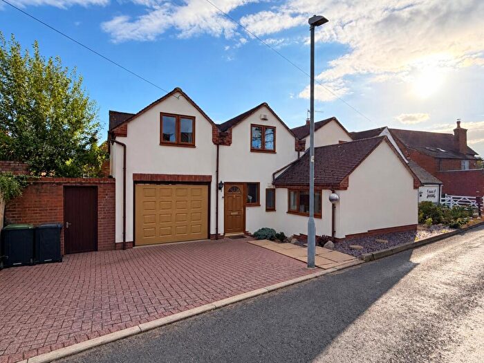 3 Bedroom Semi Detached House To Rent In Littleheath Lane, Lickey End, Bromsgrove, Worcestershire, B60