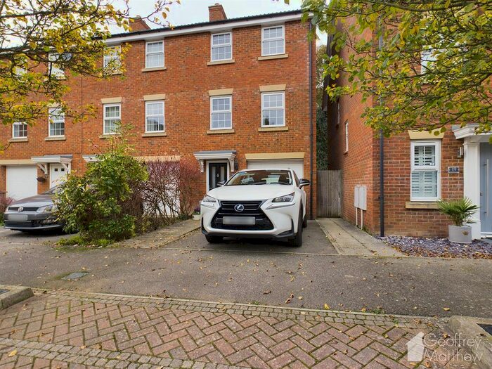 3 Bedroom Semi-Detached House To Rent In Whernside Drive, Great Ashby, Stevenage SG1