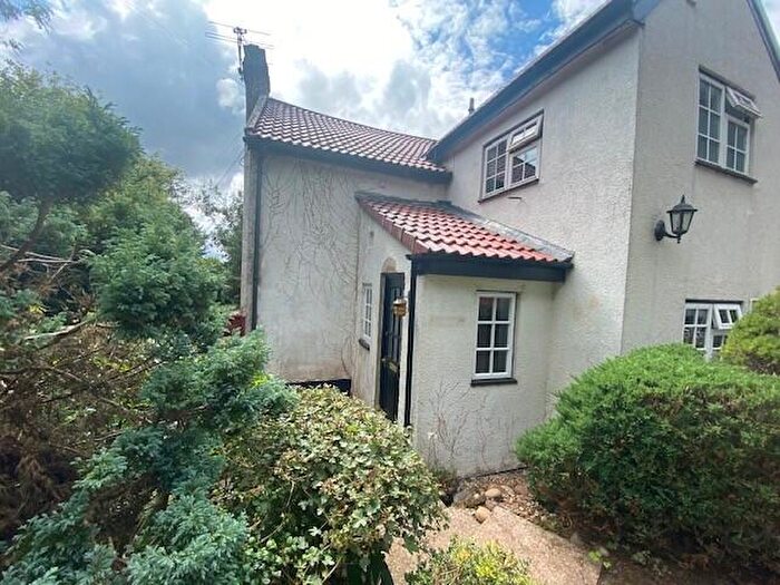 2 Bedroom Cottage To Rent In Marsh Green, EX5
