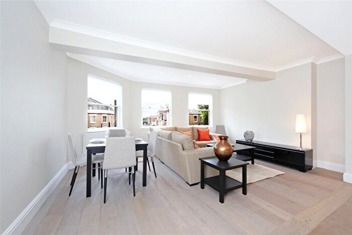 2 Bedroom Flat To Rent In Chiswick High Road, London, W4