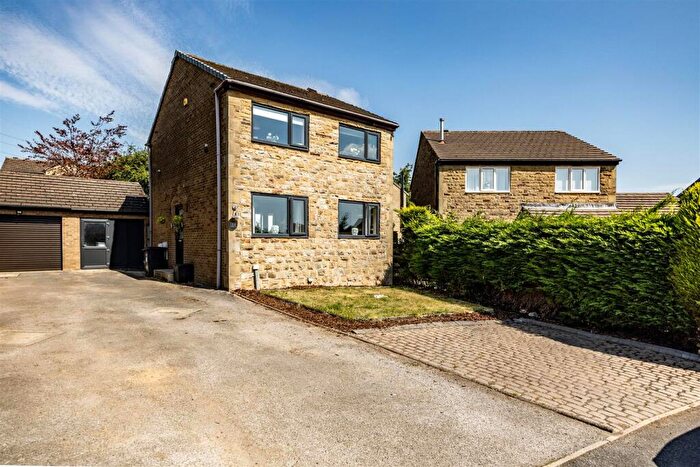 3 Bedroom Detached House For Sale In Wharfedale Mount, Halifax, HX3