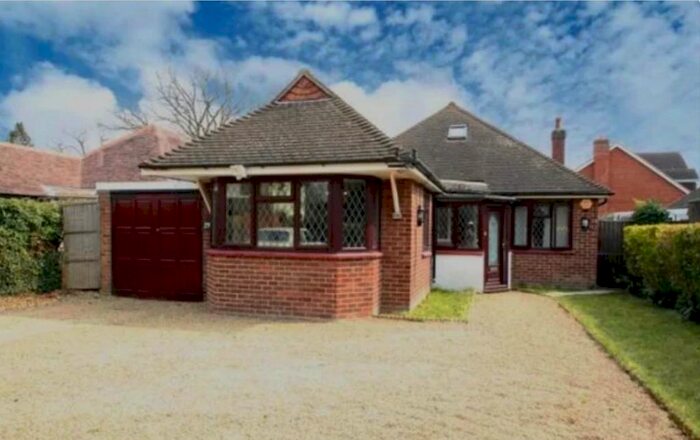 4 Bedroom Bungalow To Rent In Addlestone Park, Addlestone, KT15