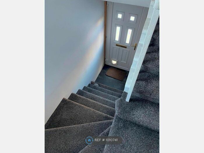 1 Bedroom Flat To Rent In Huntly Terrace, Shotts, ML7