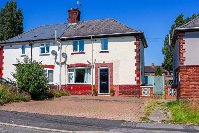 2 Bedroom Semi-Detached House For Sale In Vernon Road, Chesterfield, Derbyshire, S40